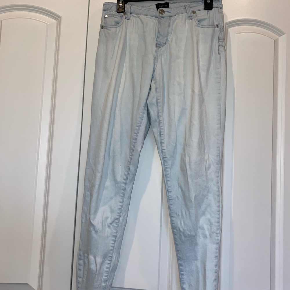 Light Washed Skinny Jeans